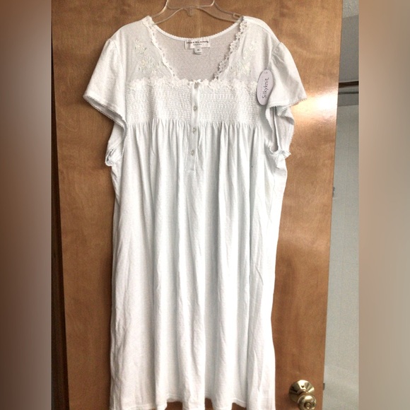 Miss Elaine White Lace Nightgown - Picture 1 of 2
